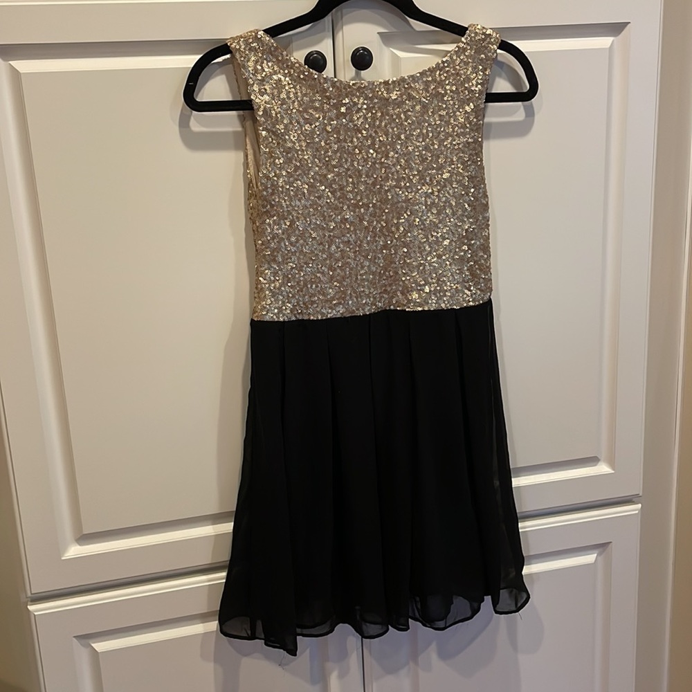 Girls sparkly party dress